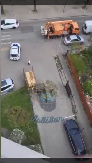 Во Львове джип ТЦК похитил пацана, а потом ещё сбил его мать, которая пыталась спасти сына 1