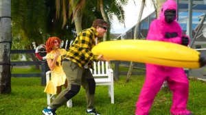 Настя помогает людям в День святого Валентина