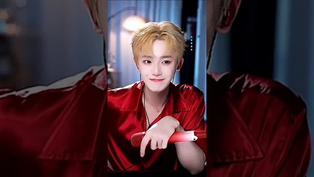 叹  Вздох  Sigh 峰峰疯了  Fengfeng is crazy  Фэнфэн сошёл с ума