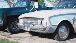 Fixing Up An Old Ford Continued-Видео от SimonFordman
