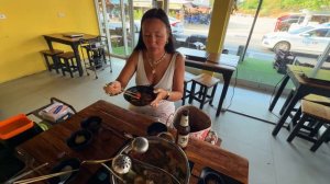 ПАТТАЙЯ. ДЕЛАЕМ САМИ САЛАТ ИЗ ПАПАЙИ В БЕЗЛИМИТНОМ РЕСТОРАНЕ