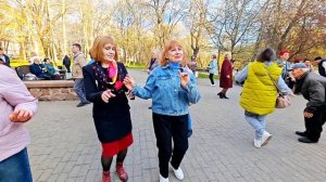 19.04.26г... "В Летнем Ресторане"...