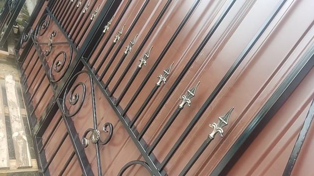 Ворота кованые прямые обшитые профлистом.mp4