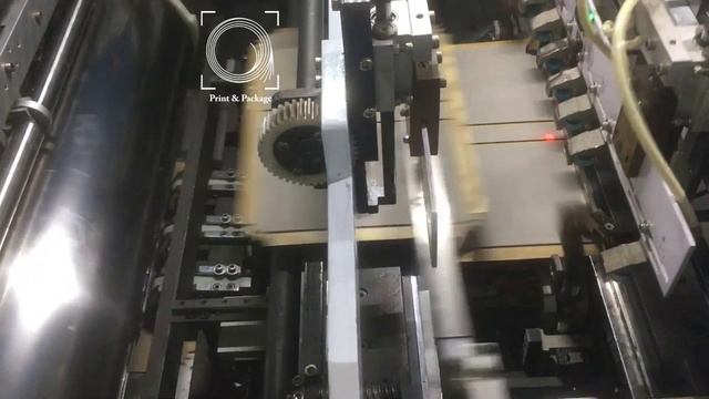 Автоматическая крышкоделательная машина HCM390