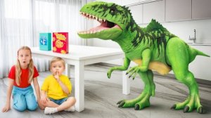 Приключение с игрушечными динозаврами 🦕