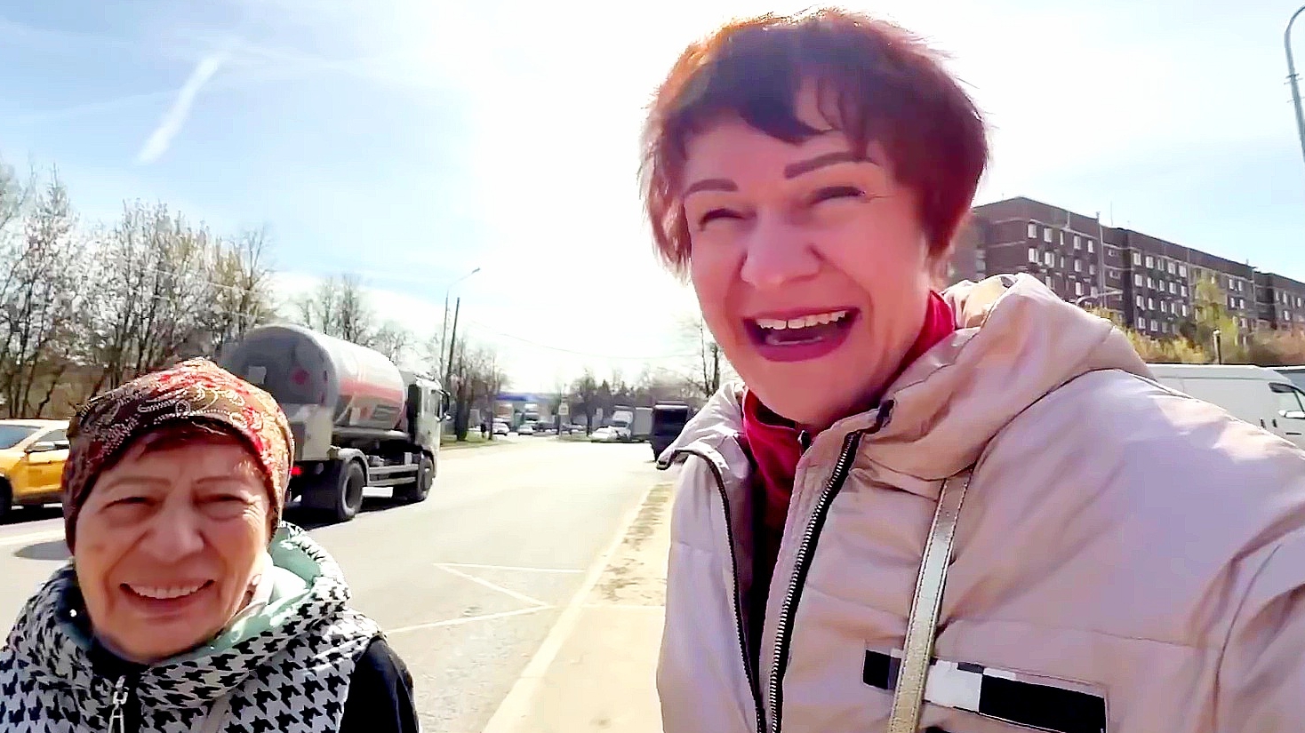 ИДЁМ С МАМОЙ В ГОСТИХОРОШЕЮ НА ГЛАЗАХПОДРУГА НАРКОЛОГ