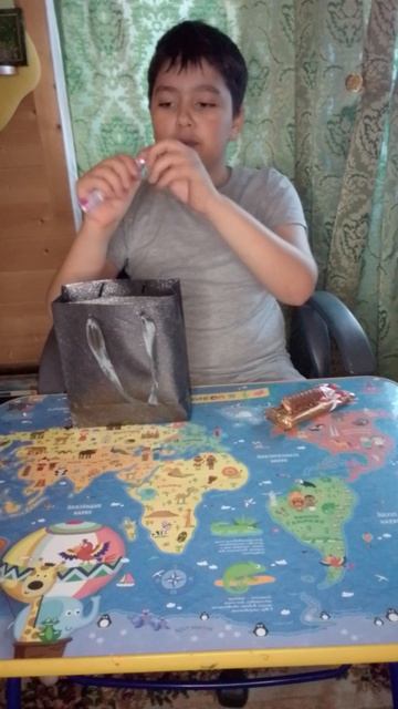 Смотрю подарки от Ксюши