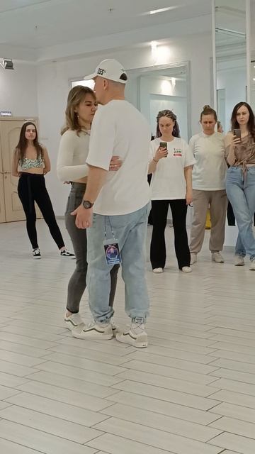 632 подцепаем ступню ведём в крест таррашо