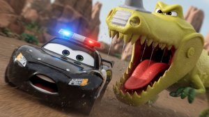 МОЛНИЯ МАКВИН против ДИНОЗАВРА! Какие машинки быстрее? Машинки из мультика ТАЧКИ