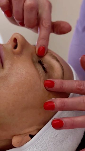 Разнообразные процедуры по уходу за кожей лица | Клиника 