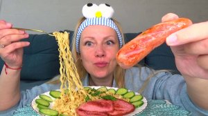Мукбанг от Яновны Лапша сырная дошик , жареная сосиска и колбаска. Еда вкуснота.