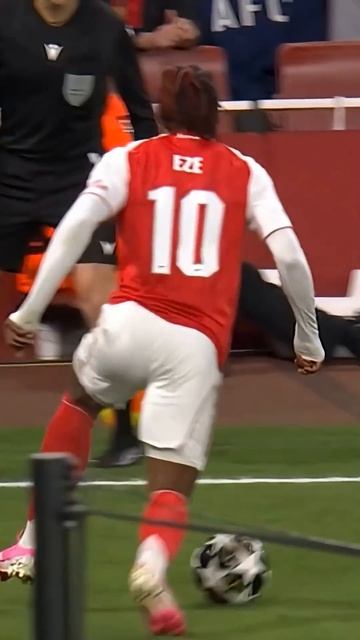 QUICK FEET & BEAUTIFUL TURN!