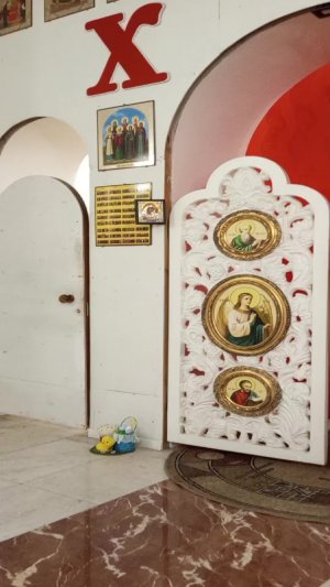 Божественная служба в храме Святой Троицы