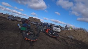 Огромная толпа здесь не просто так!