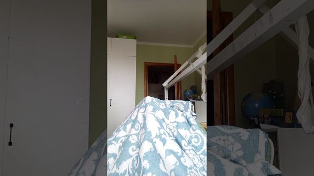 домик из пледа.