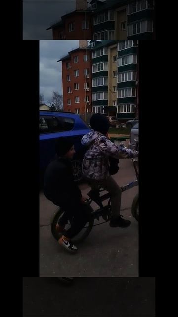 1 сезон 1 серия сериал:упала Ядерная ракета