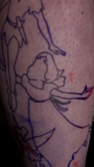 У них нет лиц… и да — это выглядит странно, но ты всё равно смотришь