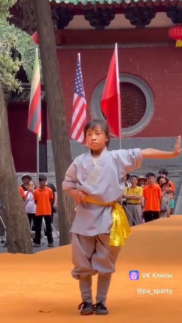 А вам СЛАБО