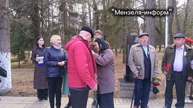 В Мензелинске ликвидаторам аварии на Чернобыльской АЭС вручили медали.