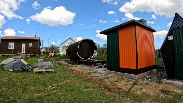 Завершил установку бордюров.