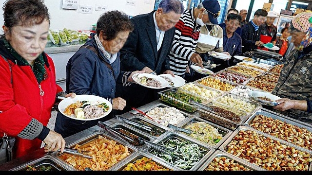 шведский стол от 80ти летней корейской бабушки за 4 доллара