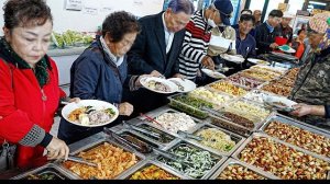 шведский стол от 80ти летней корейской бабушки за 4 доллара