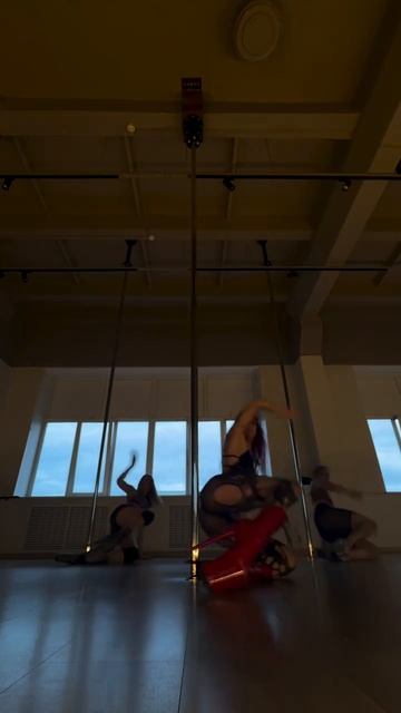 Угадаете что вызывало улыбку тренера??))