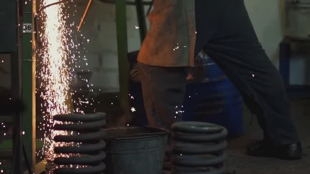 Один день из жизни наладчика станков с ЧПУ | MoMovies Production