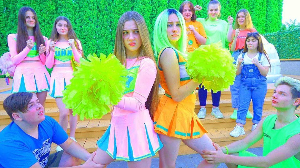 САЛАТОВАЯ ХОЧЕТ ЗАТМИТЬ ДИАНУ И ЧЕРЛИДЕРШ!!! ЛУЗЕРЫ ПРЕДАТЕЛИ🤦♀️