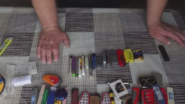 РАСПАКОВКА ПОСЫЛКИ С ЗАЖИГАЛКАМИ! КАК ОБМАНЫВАЮТ НА АВИТО ПРОДАВЦЫ ЗАЖИГАЛОК! НЕ ПОПАДАЙТЕСЬ!!