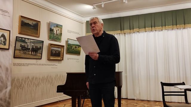 Поэт Геннадий Калашников в студии поэта Александра Переверзина