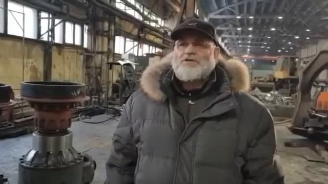 Я вложил в это дело около двадцати миллионов! Мы купили экскаватор и гидростанцию. И вот нас убили.