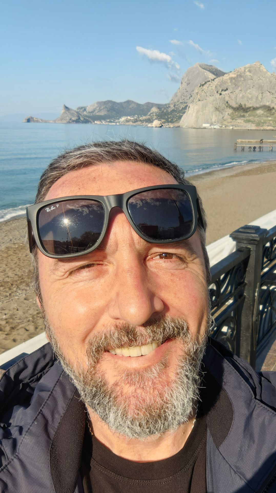 Раннее утро в апреле у моря! Крым. Город Судак