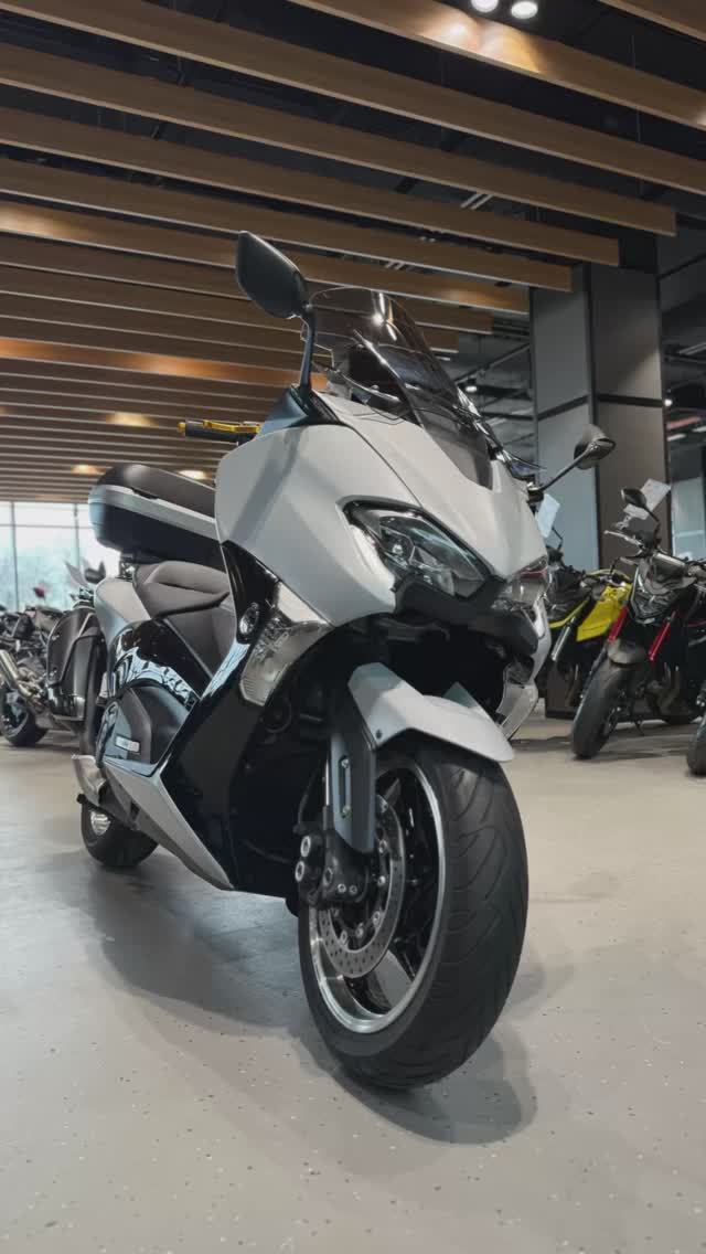 YAMAHA TMAX 2018 VIN: SJ15J-001057