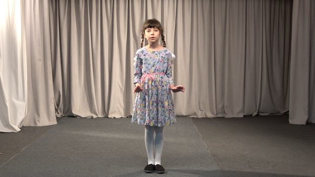 Стихотворение Медведь Владимир Луговской. Читает Кристина Кондрашова.