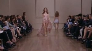 Показ женской коллекции Julien Macdonald весна-лето 2011