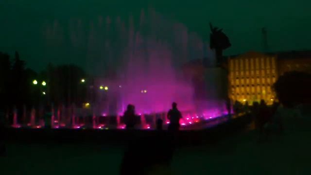 Поющий фонтан на площади им. В.И.Чапаева. Уральск Казахстан.