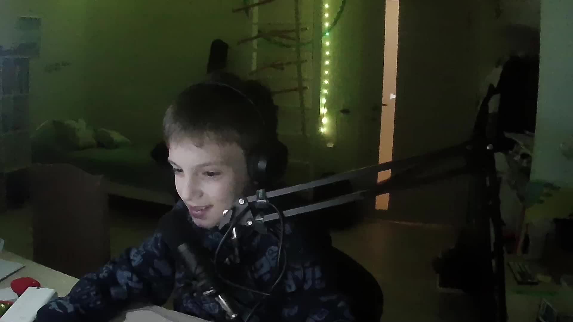 пред впр овый стрим играем в сё что у меня есть