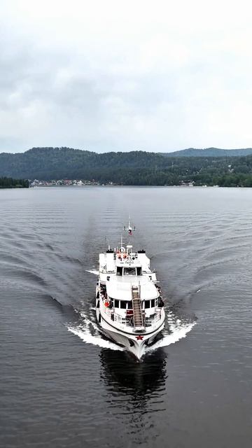 Среди множества озер Алтая Телецкое - самое красивое. Согласны? 