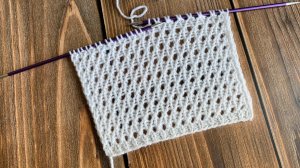 Эффектный сетчатый узор спицами на основе резинки 1х1