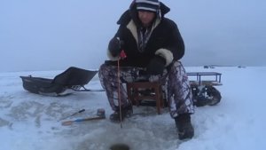 РЫБАЛКА НА РАЗМАХАЙКУ ЗИМОЙ!КОРЮШКА КЛЕВАЛА КАК ИЗ ПУЛЕМЁТА!ЧТО ДАЖЕ В БАНЮ ОПАЗДАЛ!