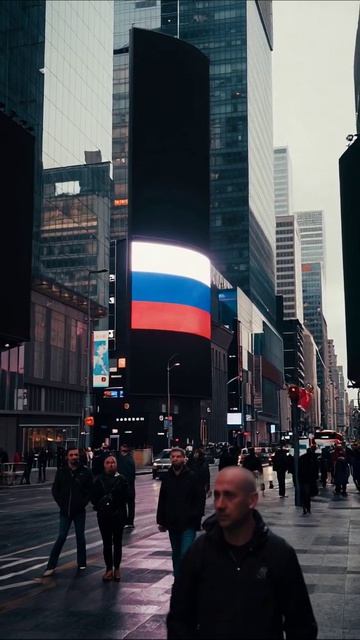 Тени одиночества в многолюдном городе потерянные грусть реальность