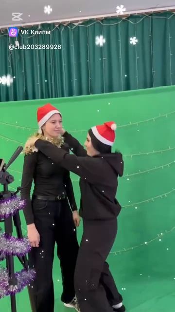 Украшаем нашу студию .