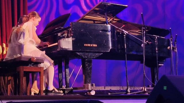 Виктор Купревич Восточный танец фдуэт Сулейманова Полина и Овчинникова Лада ДШИ 47 Новокузнецк