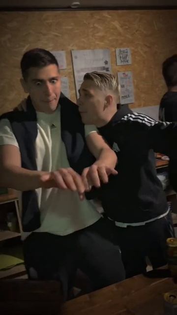 Броуки - Амкал/ нас не сломать