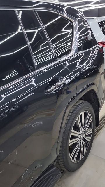 Бронирование полиуретановой пленкой кузова автомобиля Lexus LX  часть 1