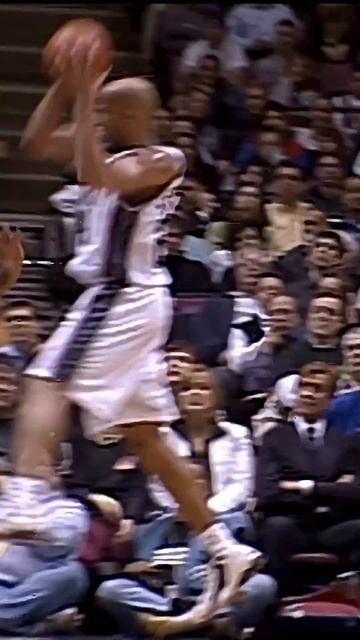 RICHARD JEFFERSON JACKHAMMER!  #nba #throwback #richardjefferson