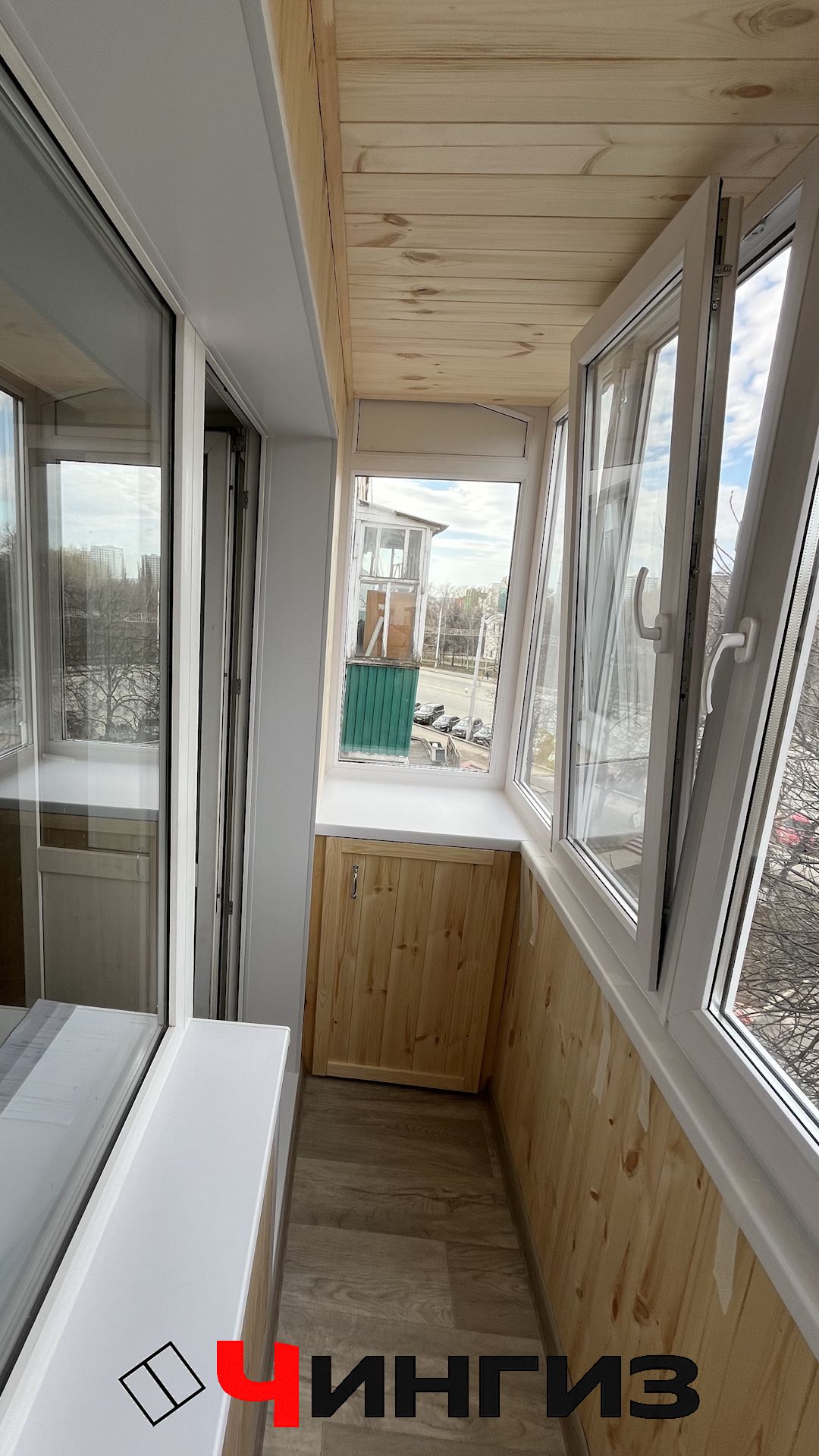 Обшивка балкона вагонкой с крышей  Остекление балконов в Уфе