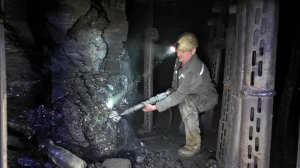 Полкилометра под землёй: корреспондент «Югры» спустился в шахту «Горняк-95» в Макеевке