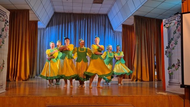 ТанецХороши весной в саду цветочки - Танцевальная студияФаворит-Стайл